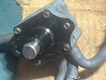 Charger l'image dans la galerie, BF 50 Honda 16700-ZW1-004 FUEL PUMP 25 30 40 75 90 hp with filter, hose &amp; fuel cock 1997-2007 four stroke
