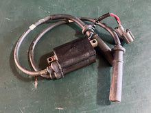 Cargar imagen en el visor de la galería, f 225 Yamaha 69J-82310-00-00 IGNITION COIL f6t546 four stroke 200 225 hp OEM 2002-10

