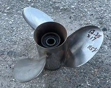 Load image into Gallery viewer, Michigan Wheel prop RAPTURE PROPELLER 13 1/4 x 17 Pitch RH Standard STAINLESS off of 115 Yamaha - for Two &amp; Four Stroke 3 and
