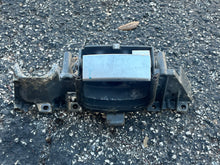 Cargar imagen en el visor de la galería, BF 250 175 hp Honda FRONT BRACKET, COVER 40154-ZY3-000ZA four stroke compatible 200 225 hp 2002-up
