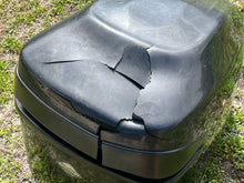 Cargar imagen en el visor de la galería, 225 hp Mercury Optimax 100-881288-A1 3.0 Liter TOP COWL engine cover Two Stroke lightweight DAMAGED - local pick up ONLY
