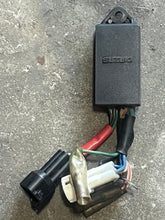 Cargar imagen en el visor de la galería, DT 140 115 hp Suzuki 37875-94641 LOW OIL Warning Two Stroke electrical  55 65 hp outboards 1991-2000
