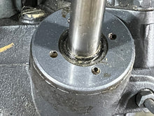 Cargar imagen en el visor de la galería, 90 70 60 hp Yamaha POWER TRIM &amp; TILT 6H1-43800-17-4D 6H1-17 two stroke 2003-2009

