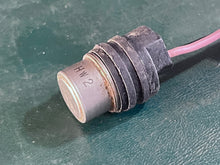 Cargar imagen en el visor de la galería, 25 30 40 HP Yamaha 689-82560-00-00 THERMOSTAT SWITCH two stroke OEM 1984-97
