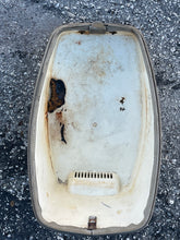 Cargar imagen en el visor de la galería, 15 9.9 hp Johnson Evinrude motor ENGINE COVER 0392784 0391842 two stroke 1983
