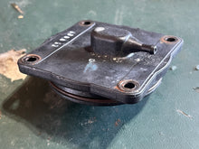 Cargar imagen en el visor de la galería, Evinrude FUEL VAPOR SEPARATOR TOP two stroke Small Needle version
