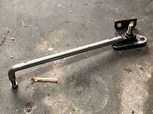 Charger l'image dans la galerie, 50 40 hp Tohatsu Nissan steering DRAG LINK &amp; HOOK PLATE 3C8848300 two stroke 2002-2010
