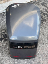 Cargar imagen en el visor de la galería, 225 250 hp Yamaha TOP COWLING ASSY 65J-42610-V1-4D engine cover Two Stroke 2000-2001 vx Saltwater Series
