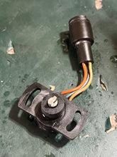Charger l'image dans la galerie, 175 150 200 225 hp Mercury Throttle Position INDICATOR 14851 ‘newer style’ tps EFI electrical sensor Two Stroke EFI 14851T03 
