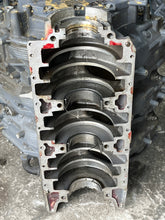 Cargar imagen en el visor de la galería, 300 hp Yamaha HPDI CRANKCASE BLOCK 6D0-15100-00-1S w COVER two stroke HPDI 2003-2009
