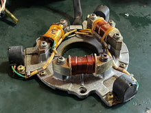 Cargar imagen en el visor de la galería, 90 80 hp Tohatsu Nissan COIL PLATE 3B7061030 stator 2002 two stroke 3B7061231 3B7061200 90A2 M80A
