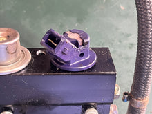 Cargar imagen en el visor de la galería, 50 40 hp Tohatsu Nissan FUEL INJECTOR 3T5103000 AIR REGULATOR 3T5100900 AIR RAIL 3T5100801 two stroke 2002-2018
