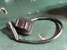 Charger l'image dans la galerie, f 200 225 250 275 300 hp Yamaha TRIM &amp; TILT SWITCH ptt 69J-82563-01-00 four stroke 2002-2014 superseded 69J-82563-00-00 some f 30-70 hp
