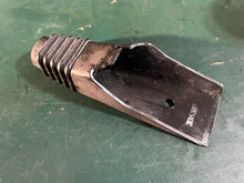 Cargar imagen en el visor de la galería, sold ebay nov2023—90 115 150 175 hp Johnson 0336383 Fuel &amp; electrical COVER, 0336384 Fuel &amp; elect grommet 0336634 RETAINER TW
