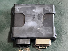 Charger l'image dans la galerie, DF 150 hp Suzuki ECU Control Unit 33920-96LG0 F8T59073 -600 hrs four stroke 2020
