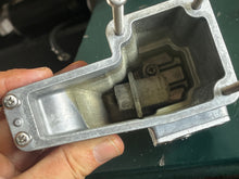 Cargar imagen en el visor de la galería, DF 60 70 HP Suzuki Vapor Separator Tank VST FLOAT CHAMBER 15600-99E00 four stroke 1998-2009
