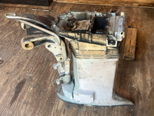 Charger l'image dans la galerie, 88 90 112 115 CV Johnson Evinrude 20” MIDSECTION SWIVEL 0435005 BRAS DE DIRECTION 0434164 CARTER D'ÉCHAPPEMENT 0332744 ADAPTATEUR 033103 deux temps 1992-
