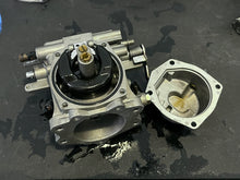 Charger l'image dans la galerie, 225 hp Yamaha 76 degree CARBURETOR SET port 2-4-6 62J-14301-00-00 62J-14302-00-00 62J-14303-00-00 two stroke 1994-1996

