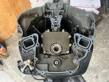 Cargar imagen en el visor de la galería, DF 225 200 hp Suzuki 25” DRIVESHAFT HOUSING MIDSECTION, ENGINE HOLDER 51111-93J03-0EP, STEERING ARM 43750-93J02-0EP  &amp; SWIVEL
