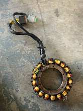 Cargar imagen en el visor de la galería, 175 150 135 115 hp Ficht Evinrude STATOR 0586514 two stroke 2000-2006
