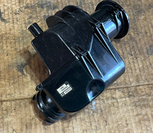 Cargar imagen en el visor de la galería, vf 90 hp Yamaha 6FP-14440-01-00 INTAKE SILENCER ASSY 2017-2020 four stroke
