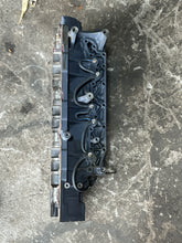 Cargar imagen en el visor de la galería, 300 hp Yamaha HPDI CRANKCASE BLOCK 6D0-15100-00-1S w COVER two stroke HPDI 2003-2009
