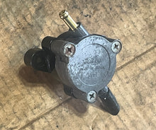 Cargar imagen en el visor de la galería, vf 90 75 hp Yamaha 6FP-24410-00-00 FUEL PUMP 2016-2022 four stroke
