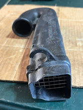Charger l'image dans la galerie, f 25 hp Yamaha 65W-14440-00-00 INTAKE  SILENCER ASSY four stroke 25 hp oem
