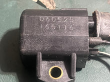 Cargar imagen en el visor de la galería, 25 30 hp Mercury EFI IGNITION COIL 898103T TOHATSU 3AC064690 four stroke 2002-2014
