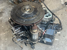 Cargar imagen en el visor de la galería, 140 hp Evinrude Johnson v4 Looper CYLINDER CRANKCASE ASSY 0432407 0437405 0438029 0438796 TWO STROKE powerhead 1989 good cold
