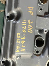 Cargar imagen en el visor de la galería, DF 200 hp Suzuki CYLINDER HEAD COVER 11170-96J11 four stroke 2015-2024 some compatibility 150 175 hp
