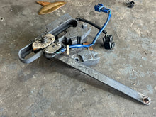Cargar imagen en el visor de la galería, f 250 hp Yamaha THROTTLE CONTROL BRACKETS 69J-44176-01-1S 69J-44117-00-1S, SWITCH  60V-8259F-00-00 SHIFT SWITCH 69J-8259F-00-
