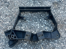 Charger l'image dans la galerie, 140 120 hp Evinrude Johnson v4 power pack ELECTRICAL BRACKET 0583418 two stroke looper some compatibility 120-300 hp
