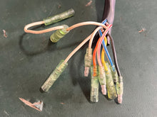 Cargar imagen en el visor de la galería, 40 50 hp Nissan Tohatsu PULSER PLATE stator 3C8061300 Two Stroke 2002-2003 NS40D
