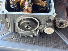 Load image into Gallery viewer, vf 90 hp Yamaha CYLINDER HEAD 6FP-W009A-00-9S 6FP-11111-00-9S Four Stroke 2016-2019
