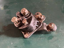 Charger l'image dans la galerie, 250 - 90 hp Evinrude Ficht 0985064 SOLENOID 985064 0346784 BRACKET electrical OEM two stroke
