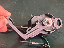 Charger l'image dans la galerie, needs ground connector added 150 hp Johnson Evinrude TILT &amp; TRIM SENDING UNIT 0433462 0586039 342386 335262 two stroke 1991-2
