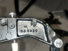 Load image into Gallery viewer, sold ebay mar2026——-100 115 125 Mercury THROTTLE LEVER spark advance 44333 44332-C LINK 44337 THROTTLE CAM 14518T1 Two Stroke
