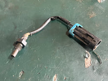 Load image into Gallery viewer, 60 50 40 hp Mercury TEMPERATURE SENSOR 2-pin 8M0148668 four stroke EFI
