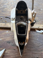 Charger l'image dans la galerie, maybe scrapped——115 130 90 hp Evinrude E-tec MIDSECTION 25” EXHAUST HOUSING 5010896 EXTENSION 5008078 SWIVEL PIVOTANT 0434691
