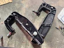 Charger l'image dans la galerie, MFS 20 15 9.9 hp Tohatsu 3RSQ771511 POWER TRIM AND TILT ASSY CLAMP BRACKET 3Z0Q772120 (LEFT)  CLAMP BRACKET 3Z0Q772112 (RIGHT) four stroke 2008-2023
