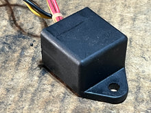 Cargar imagen en el visor de la galería, 250 225 200 hp Yamaha OX66 65L-81950-00-00 Relay 1997-2002 TWO STROKE
