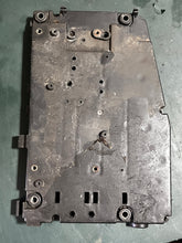 Cargar imagen en el visor de la galería, DT 140 115 hp Suzuki ELECTRIC PARTS HOLDER 32890-94640 COVER 32895-94630 two stroke 1992
