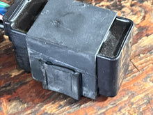 Charger l'image dans la galerie, DF 175 150 hp Suzuki PTT RELAY trim 38410-93J12 four stroke 2006-2014 Compatible 50-250 hp 1998-2014
