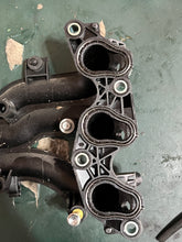 Charger l'image dans la galerie, DF 30 25 hp Suzuki INTAKE MANIFOLD 13110-94L00 four stroke 2018
