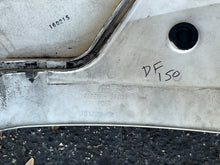 Charger l'image dans la galerie, DF 150 hp Suzuki  SIDE COVER SET WHITE 62821-96J0-Y5S 61811-96J0-Y5S 2015-2018
