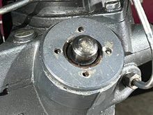 Cargar imagen en el visor de la galería, 60 70 90 hp Yamaha POWER TRIM &amp; TILT 6H1-13 6H1-43800-13-4D two stroke 1994-1996
