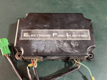 Cargar imagen en el visor de la galería, DT 225 HP Suzuki 33920-92EA0 FUEL INJECTION UNIT oem Two Stroke super clean
