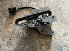 Cargar imagen en el visor de la galería, f 250 hp Yamaha CONTROL BRACKET 69J-44176-01-00 69J-44176-01-1S SWITCH 69J-8259F-00-00 four stroke 2005
