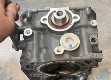 Load image into Gallery viewer, BF 225 200 hp Honda stbd CYLINDER HEAD 12210-ZY3-010ZA  2002-up BF 250 2007-up
